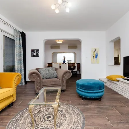 Milan Apartment *
