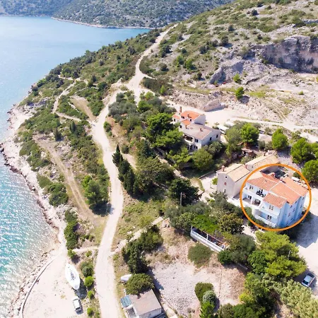 Apartment Milan Rakalj